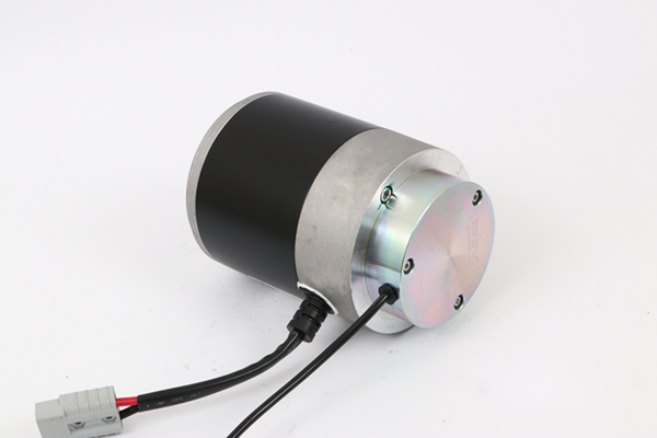 青島永磁直流電機(jī)的工作原理和應(yīng)用范圍