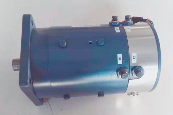 青島電動(dòng)高爾夫球車專用電機(jī)是直流的還是交流的？